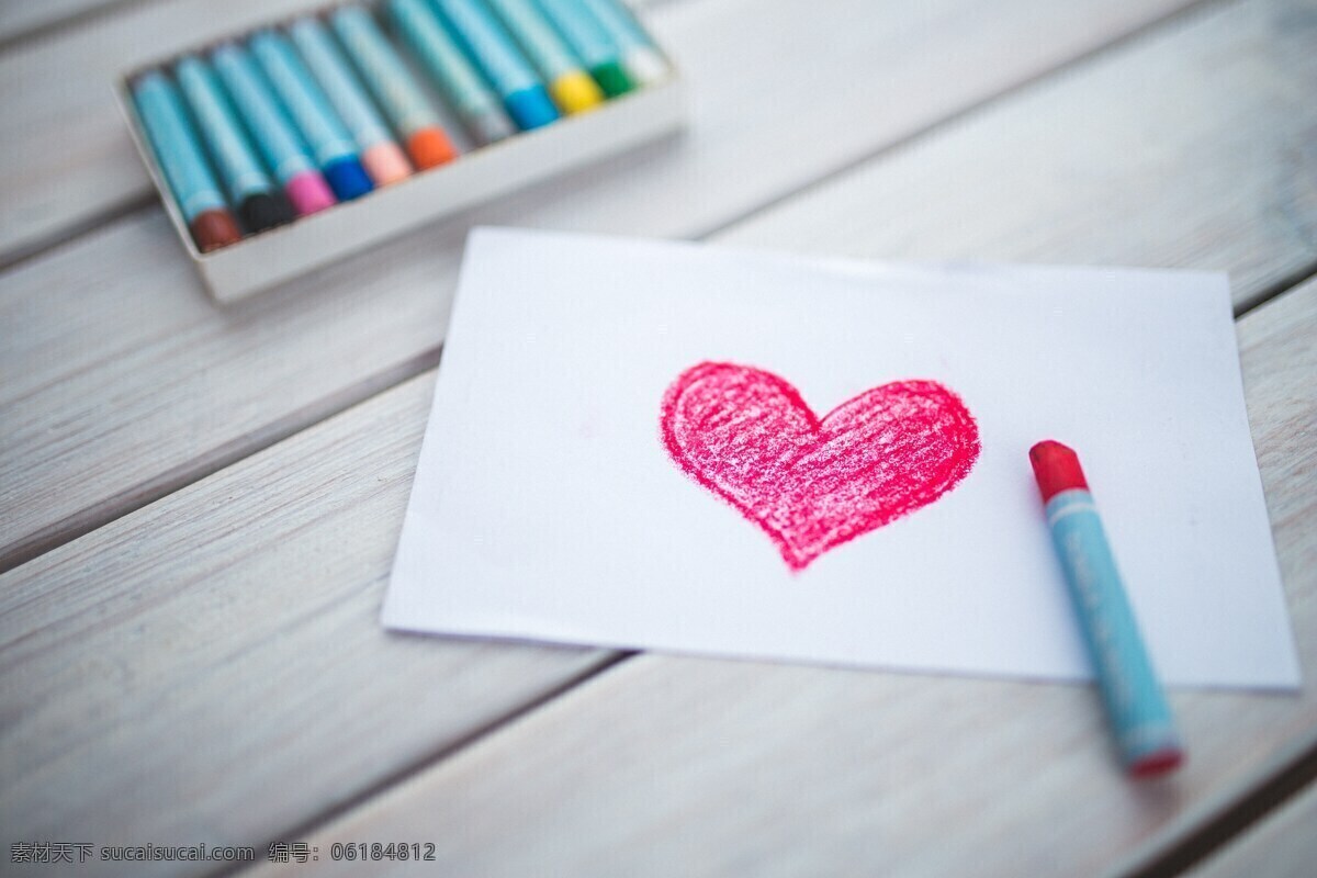 蜡笔 绘画 爱心 520 情人节 母亲节 笔 画笔 纸 白纸 文化艺术 美术绘画