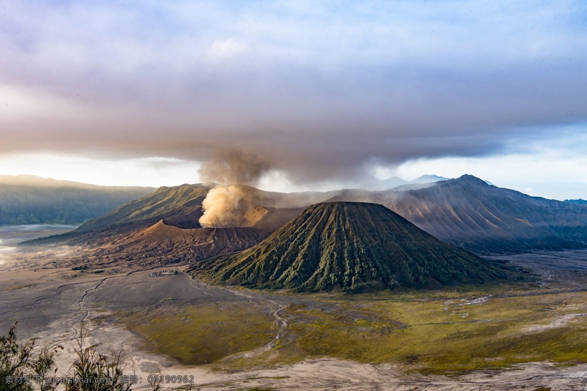 婆罗摩火山 婆罗摩 火山 山 印度尼西亚 乌云 山脉 活火山 自然景观 自然风景