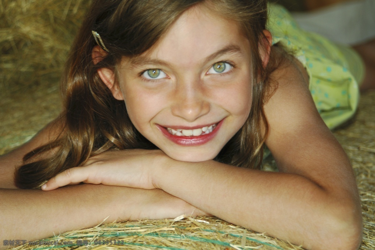 开心 微笑 小女孩 女孩 玩耍 人物 人物摄影 人物素材 儿童 国外儿童 儿童图片 人物图片