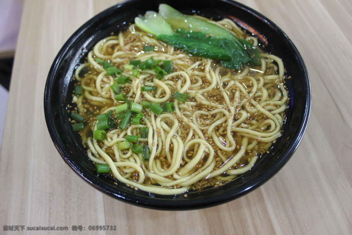 素面 汤面 拉面 手擀面 煮面 面条 热汤面 餐饮美食 传统美食