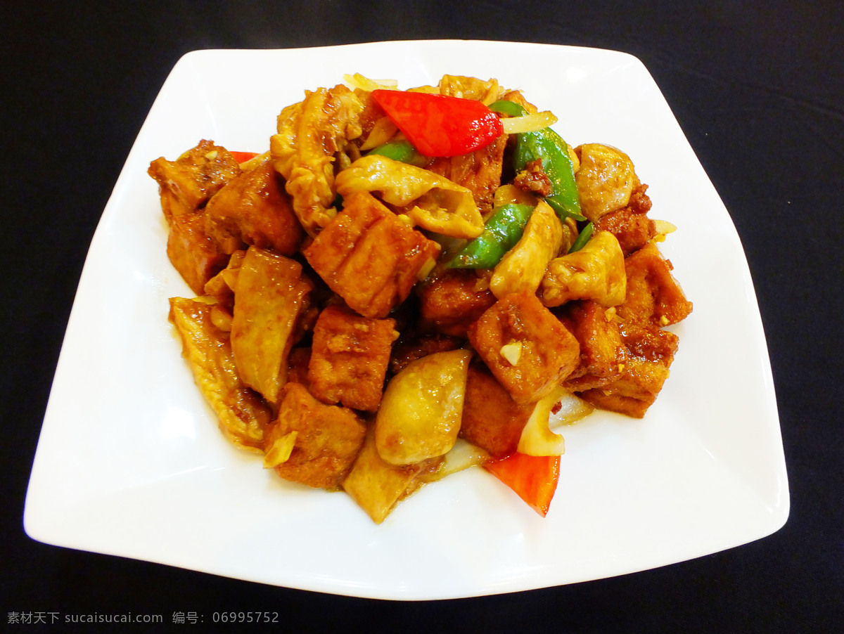 肥肠烧豆泡 肥肠 豆泡 豆腐泡 辣椒 炒菜 餐饮美食