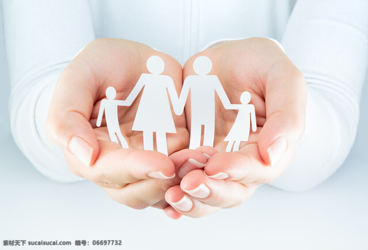 手掌 里 一家人 唯美 温情 温馨 剪纸 手中的一家人 和谐 温暖 幸福 生活百科 生活素材 白色