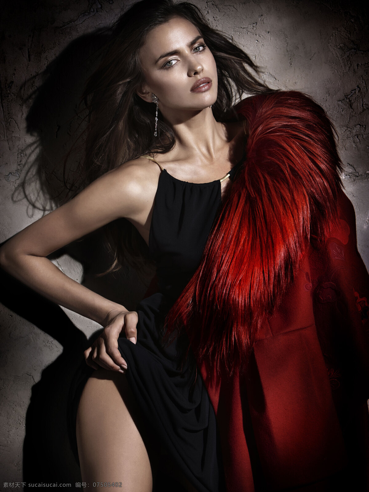 美女 irina shayk 伊莉娜莎伊克 模特 写真 超模 名模 性感 气质 风情 晚礼服 红色 大片 贵妇 美腿 身材 皮草 美女明星 明星偶像 人物图库