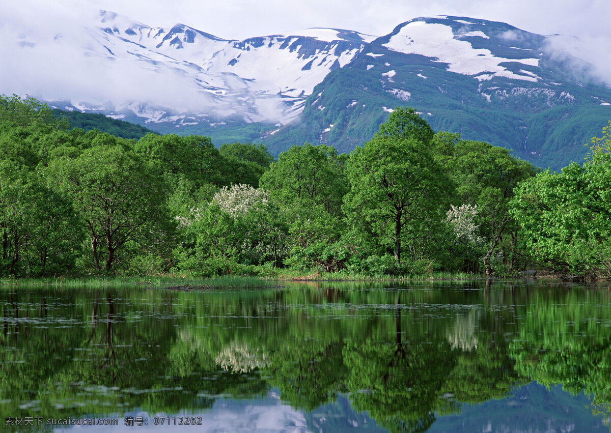 雪山 树木 湖泊 风景 美丽风景 自然风景 风景摄影 大自然 美景 景色 山水风景 树林 倒影 湖水 湖面 风景图片