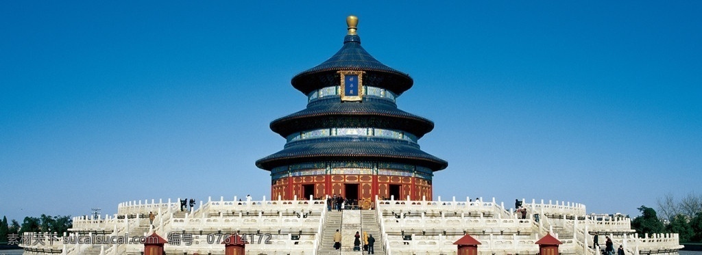 小天坛外景 小天坛 台阶 广场 楼阁 游人 绿树 国内旅游 旅游摄影
