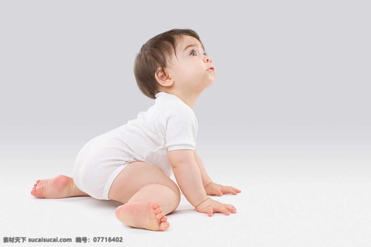 婴儿侧面 婴儿 侧面 背 白衣服 棕发 人物图库 儿童幼儿