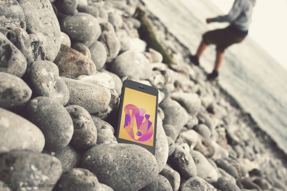 场景 中 苹果 iphone 手机 样机 模板 iphone5s 高清手机壁纸 场景样机 运动耳机 mockup 模版 展示 ui页面展示 appshowcase 样机模板 智能对象涂层 听歌状态