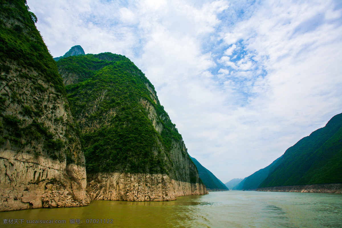 湖北 长江三峡 瞿塘峡 巫峡 西陵峡 长江 崇山峻岭 山峦 三峡工程 蓝天白云 自然景观 自助游 国内旅游 旅游摄影