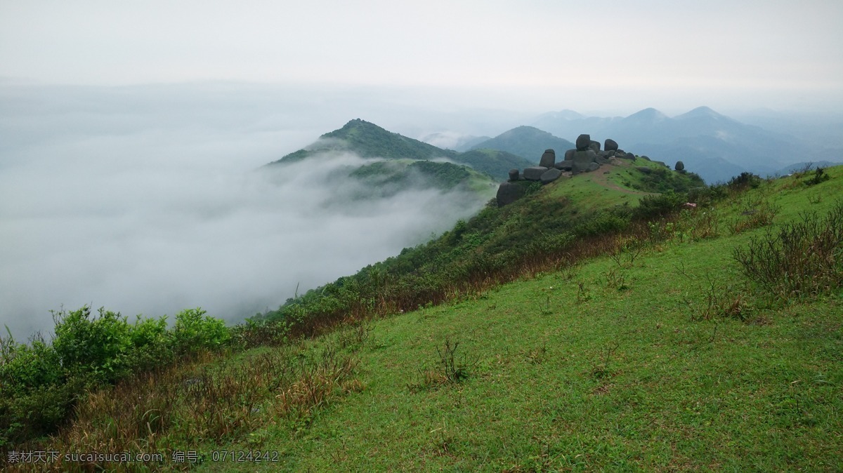 高山云海 高山 云海 云雾 白云 雨后 广西 旅游 观光 浦北 钦州 五皇山 五皇岭 亚热带 雨林 浓雾 高峰 登山 爬山 登顶 宁静 致远 雾海 大自然 景区 名胜 驴友 徒步 山脊 牧场 画卷 美景 石林 草甸 春天 自然景观 风景名胜