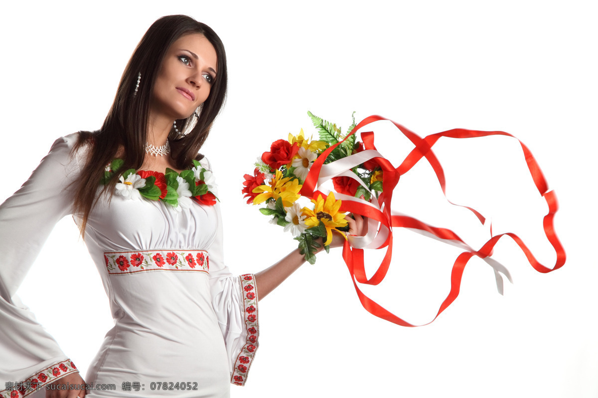 乌克兰 女人 女性 美女 名族服饰 乌克兰女人 金发美女 鲜花 彩带 美女图片 人物图片