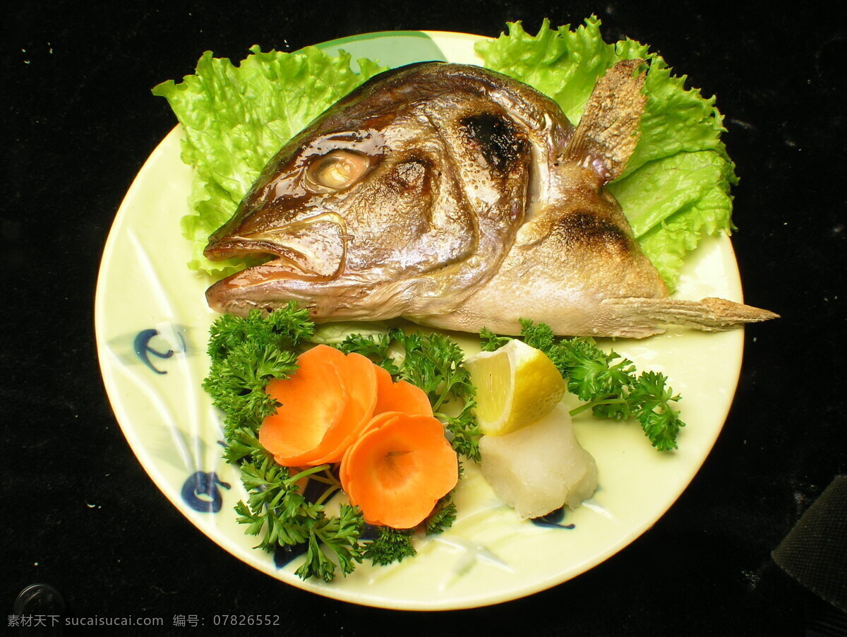 烤 黄 师 鱼头 烤黄师鱼头 美食 食物 菜肴 中华美食 鱼 蔬菜 餐饮美食