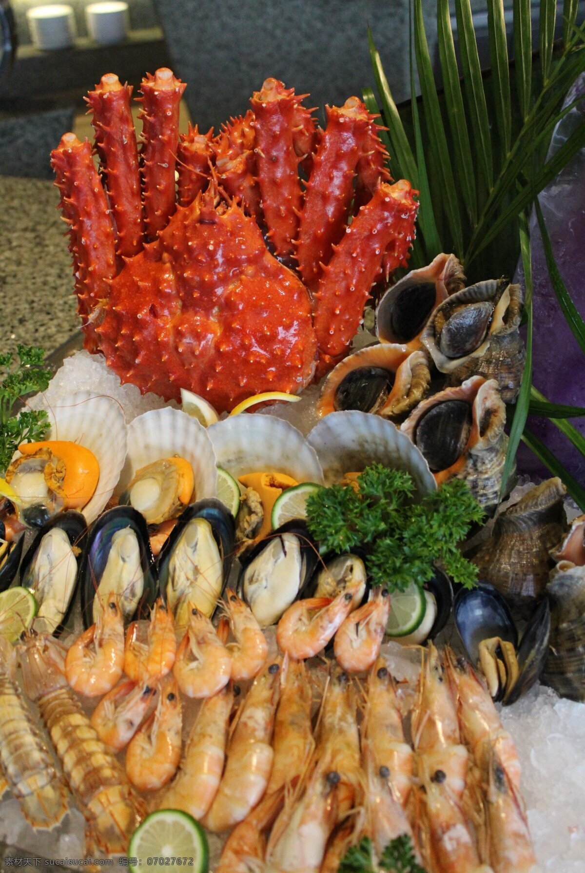 海鲜 海鲜拼盘 海鲜自助 帝王蟹 海虹 扇贝 虾 餐饮美食 传统美食