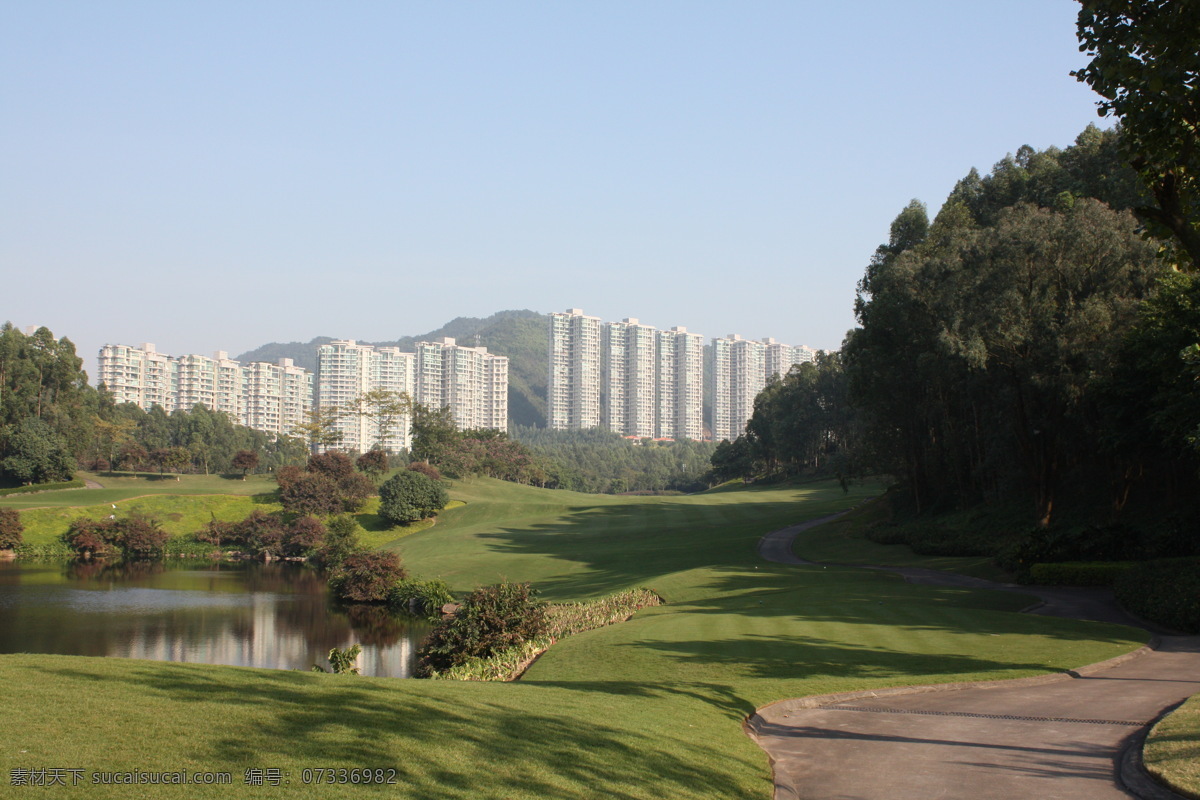 草地 大厦 高尔夫会所 高尔夫球场 高楼 国内旅游 建筑 楼房 高尔夫楼盘 高尔夫风景 高尔夫果岭 绿树 水面 旅游摄影 矢量图 建筑家居