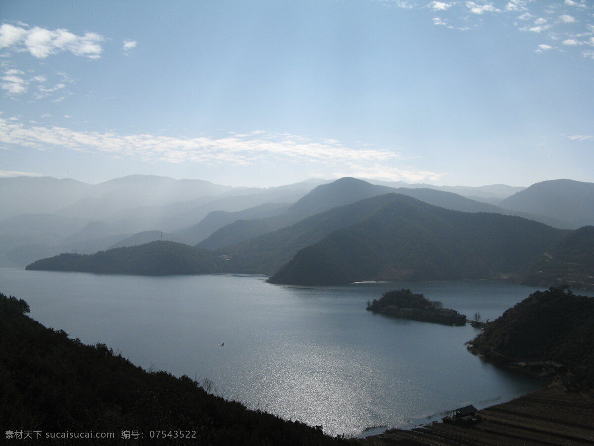 山峦仙境美景 湖 湖泊 湖景 湖面 湖畔 湖水 湖水风景 蓝天 蓝天白云 旅游摄影 云南风景 云 云朵 云彩 云纹 云层 云海 云南 云雾 霞 霞光 阳 阳光 晚霞 晚霞夕阳 晚霞图片 山 山水 山水风景 山峰 山水背景 山水图 山水风光 山峦 丘 丘陵 美景 仙境 摄影图 云南旅游 风景图片 家居装饰素材 山水风景画