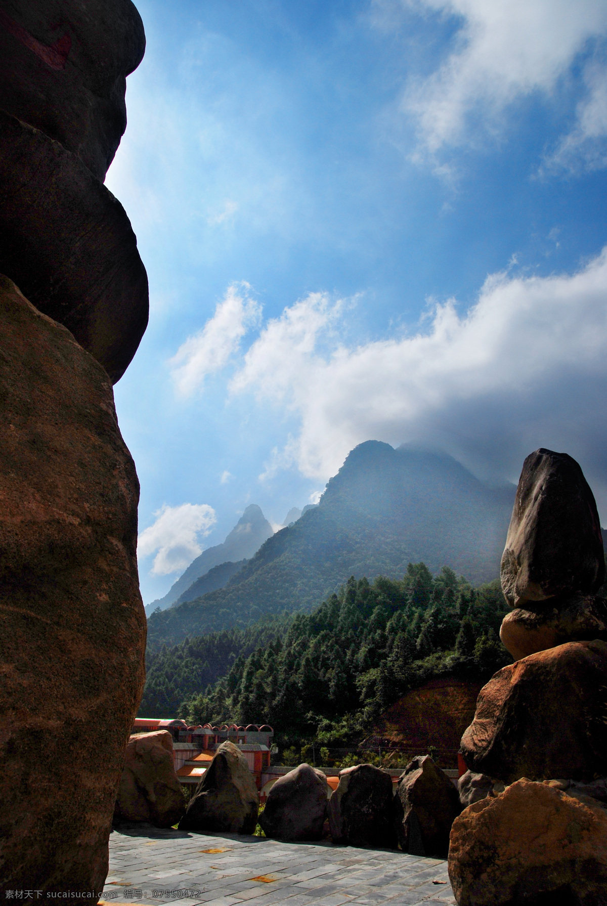 大觉山 天空 远山 乱石 奇石 自然景观 自然风景 摄影图库 风景