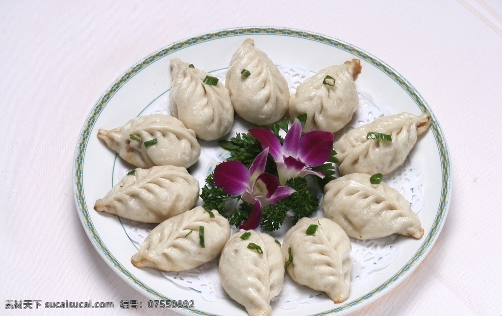 生煎羊肉包 薄皮包子 羊肉包子 新疆 西北 民族 维吾尔 风味 面食 包子 水煎包子 生煎 菜包 素包 面点 食品 中餐 美食 中国菜 农家菜 家常菜 餐饮美食 传统美食