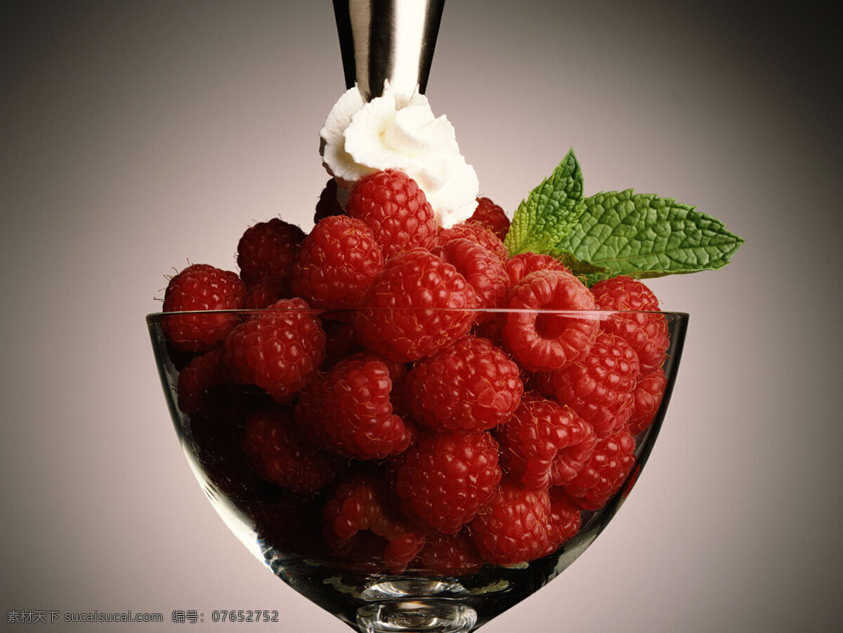树莓免费下载 高清水果 红色 奶油 水果 水果背景 水果摄影 覆盆子 水果特写 风景 生活 旅游餐饮