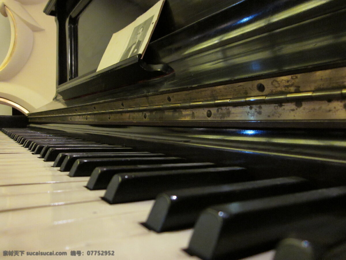 博物馆 钢琴 键盘 琴键 天津 文化艺术 舞蹈音乐 黑键 白键 黑白键 利顺德大酒店 psd源文件