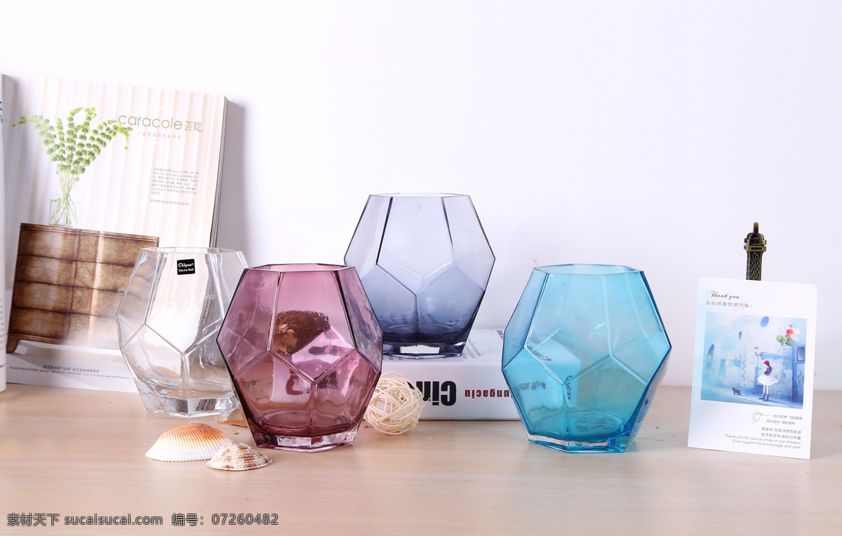 彩色花瓶 桌面场景 桌面装饰 装饰品 时尚花瓶 玻璃花瓶 现代花瓶 花瓶装饰 文艺 文艺场景 装饰 生活百科 家居生活