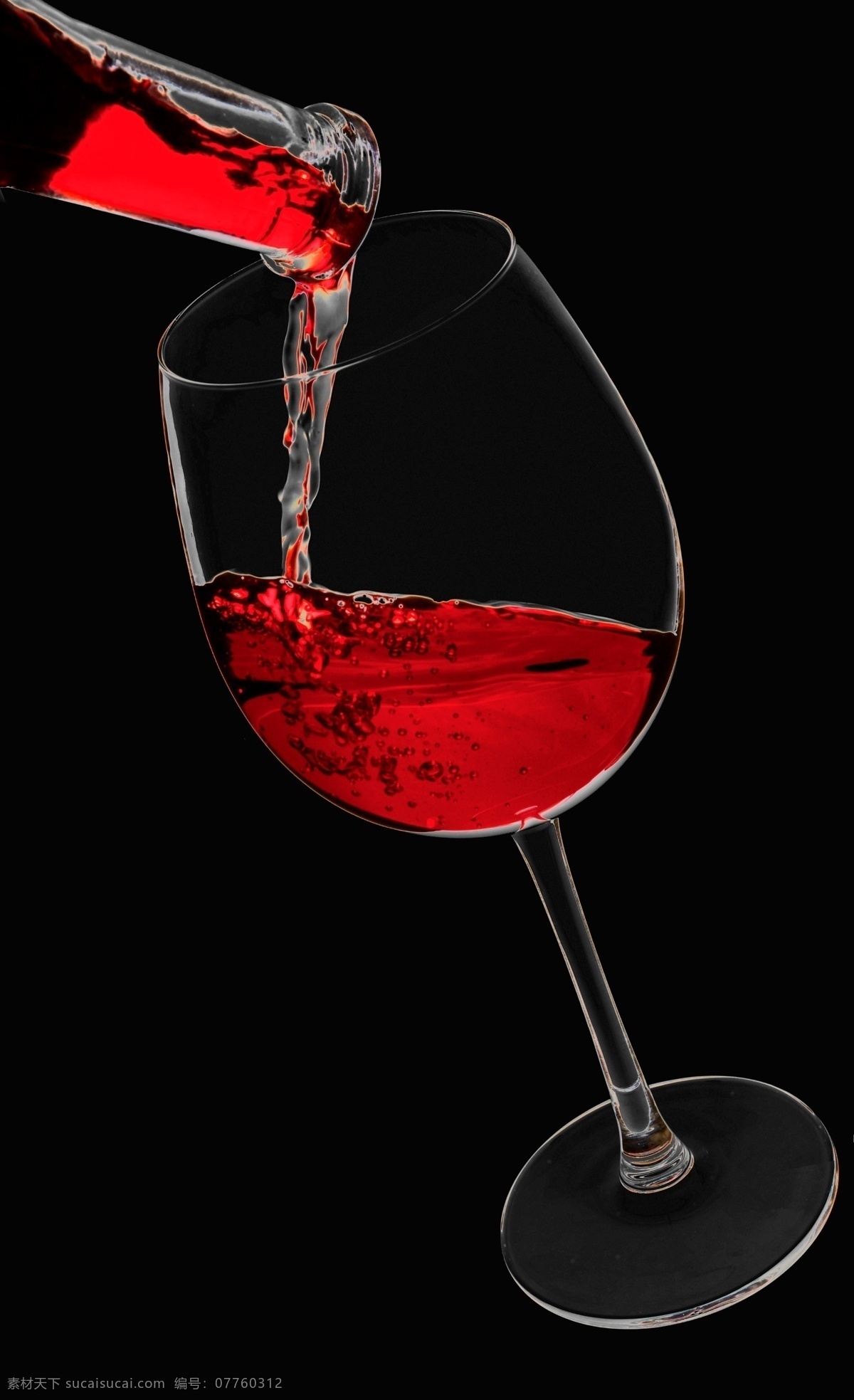 倒酒的杯子 已抠出 杯子 酒杯 红酒 倒酒 透明玻璃 分层 源文件
