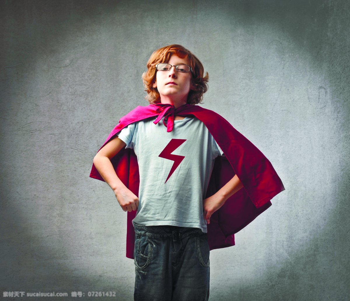 外国 儿童 超人 小男孩 英雄人物 超人儿童 外国儿童 披风 生活人物 人物图片