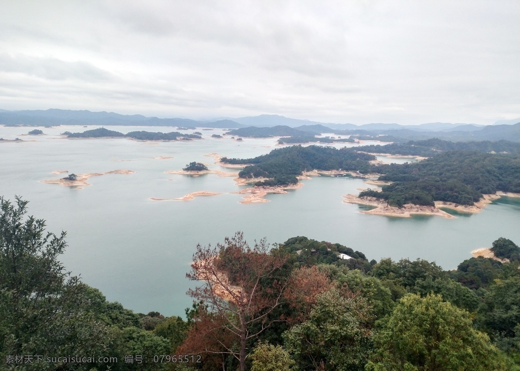 万绿湖 俯瞰 图 全景 万绿湖俯 瞰图全景 湖泊 湖水 水库 华南第一湖 广东 河源 新丰江水库 风景区 绿树 树木 天空 云彩 云朵 旅游 全景摄影 旅游摄影 自然风景 高清