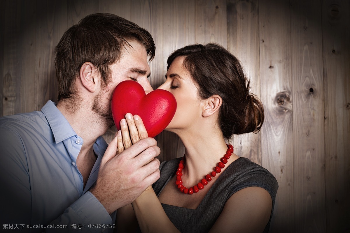 热 吻 中 情侣 亲密 亲吻 心形 幸福 情侣图片 人物图片