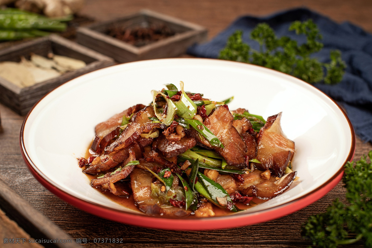 蒜苗 炒 腊肉 大片腊肉 乡里腊肉 农家炒腊肉 小炒腊肉 尖椒炒腊肉 老腊肉 蒜苗炒腊肉 湘西腊肉 风吹肉 石门腊肉 青椒腊肉 餐饮美食 传统美食