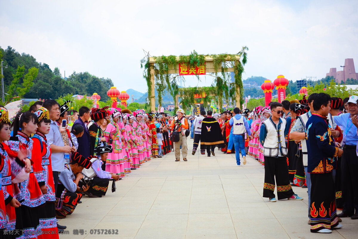 彝族火把节 彝族 火把节 迎宾酒 节日 欢乐 旅游摄影 国内旅游