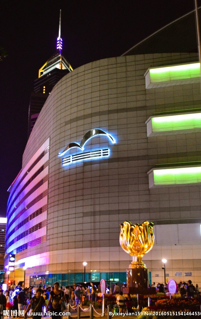 香港 紫荆花 广场 紫荆花广场 夜景 明亮 金黄色 香港景色 旅游摄影