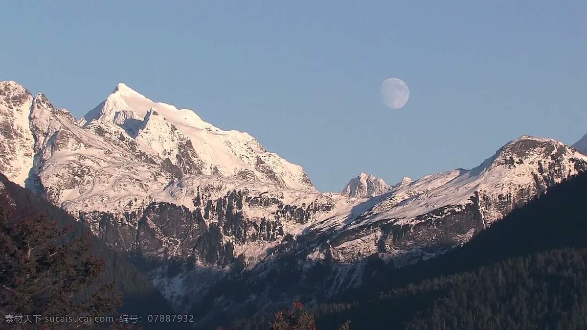 月亮山 云 景观 自然 月亮 月球 小山 山 雪 阿拉斯加 场景 风景 寒冷的 寒冷 霜 冬天 水 树