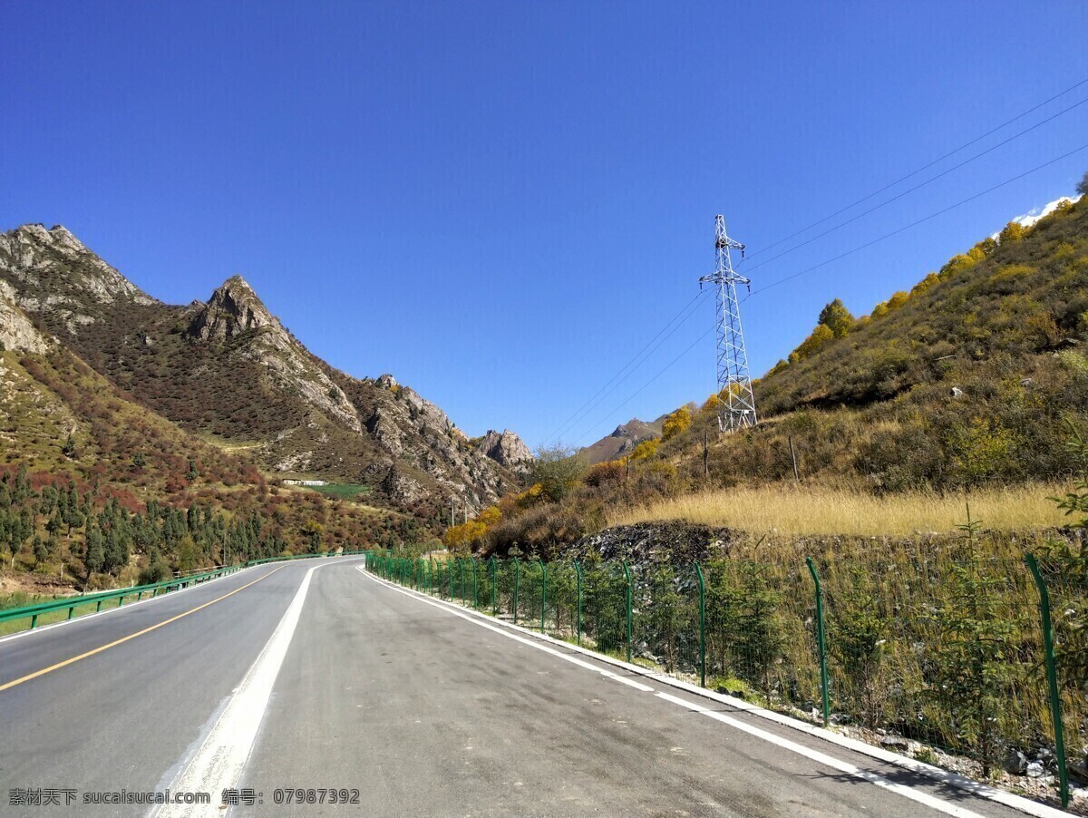 青海 西宁 扎碾公路 秋 秋景 色彩 公路 山景 自然景观 自然风景