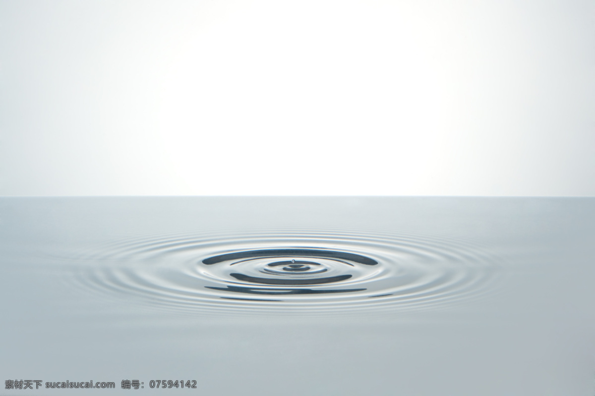静水面 水滴 水纹 宁静 摄影图库 设计素材 波纹水滴 高清水面图片 生活素材 生活百科