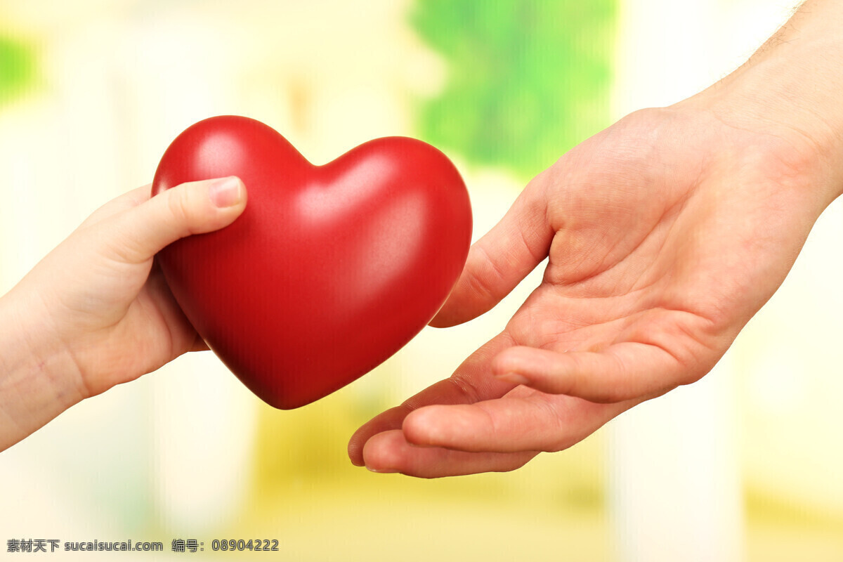 爱心传递 红色心形 红色爱心 手手相传 公益 慈善 成人手 小孩子手 生活百科