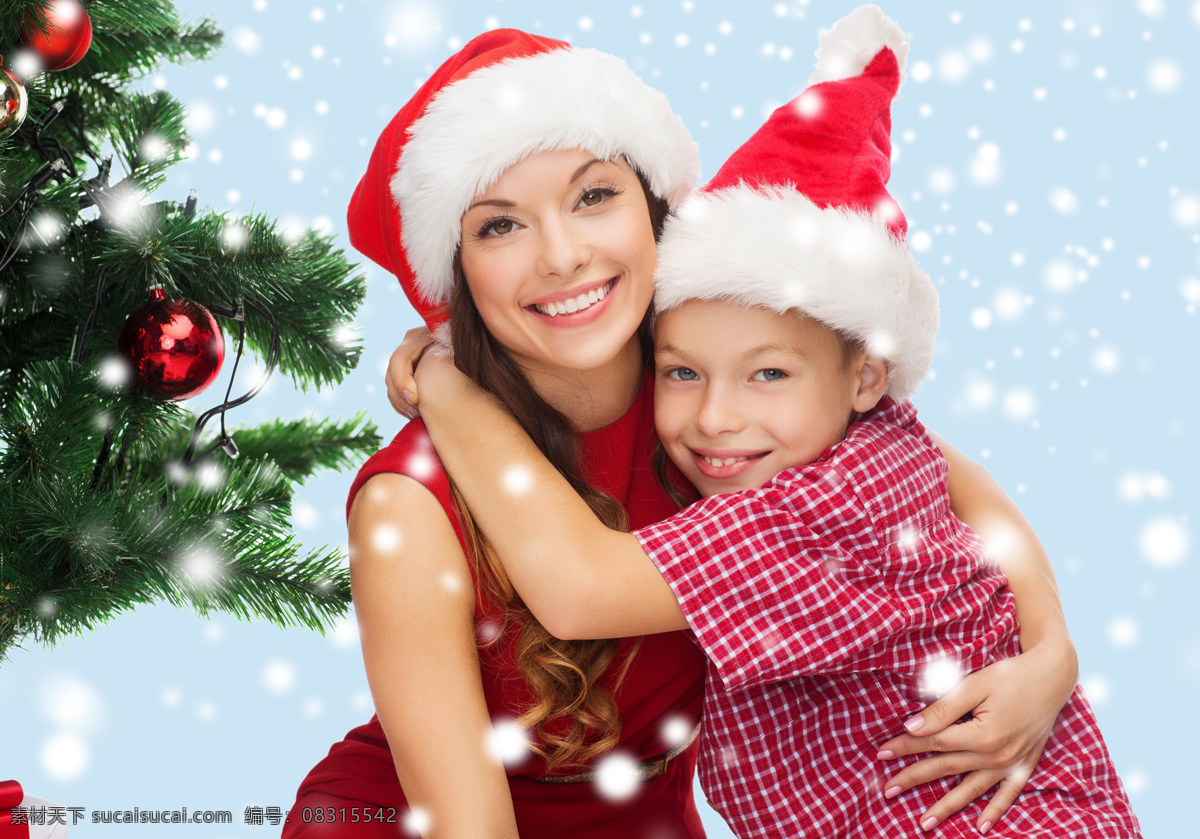 带 圣诞 帽子 外国 母子 男孩 女人 礼物 圣诞节 圣诞节素材 节日素材 生活人物 人物图片