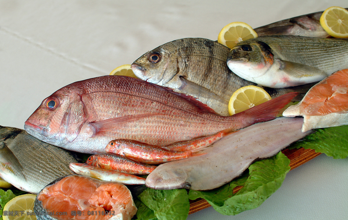 海鱼 餐饮美食 海鲜 海洋生物 柠檬片 青菜 生猛海鲜 食物原料 鱼 鱼类 海洋资源 新鲜海鲜 海鲜水产 食材原料 生物世界