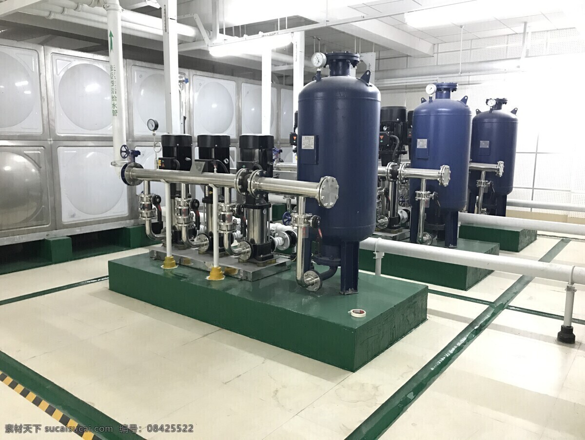 中央泵房 雨水泵站 水利设施 中央水泵房 水井 压水 清洁能源 压水井 供水设备 管道 水泵 设备 楼顶热水器 自来水 供水站 供水泵房 建筑园林 建筑摄影