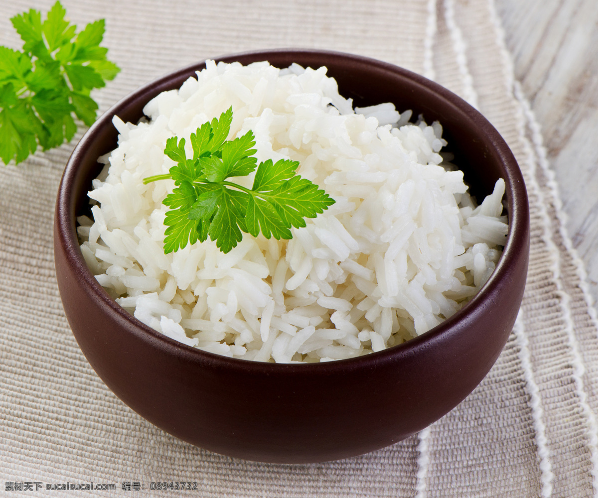 木碗 里 大米 粮食 稻米 白米 食材原料 美食图片 餐饮美食