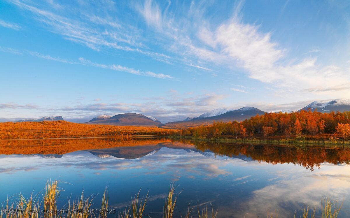秋色 秋景 湖面 瑞典阿比斯库 山峦 蓝天 山水风景 自然景观