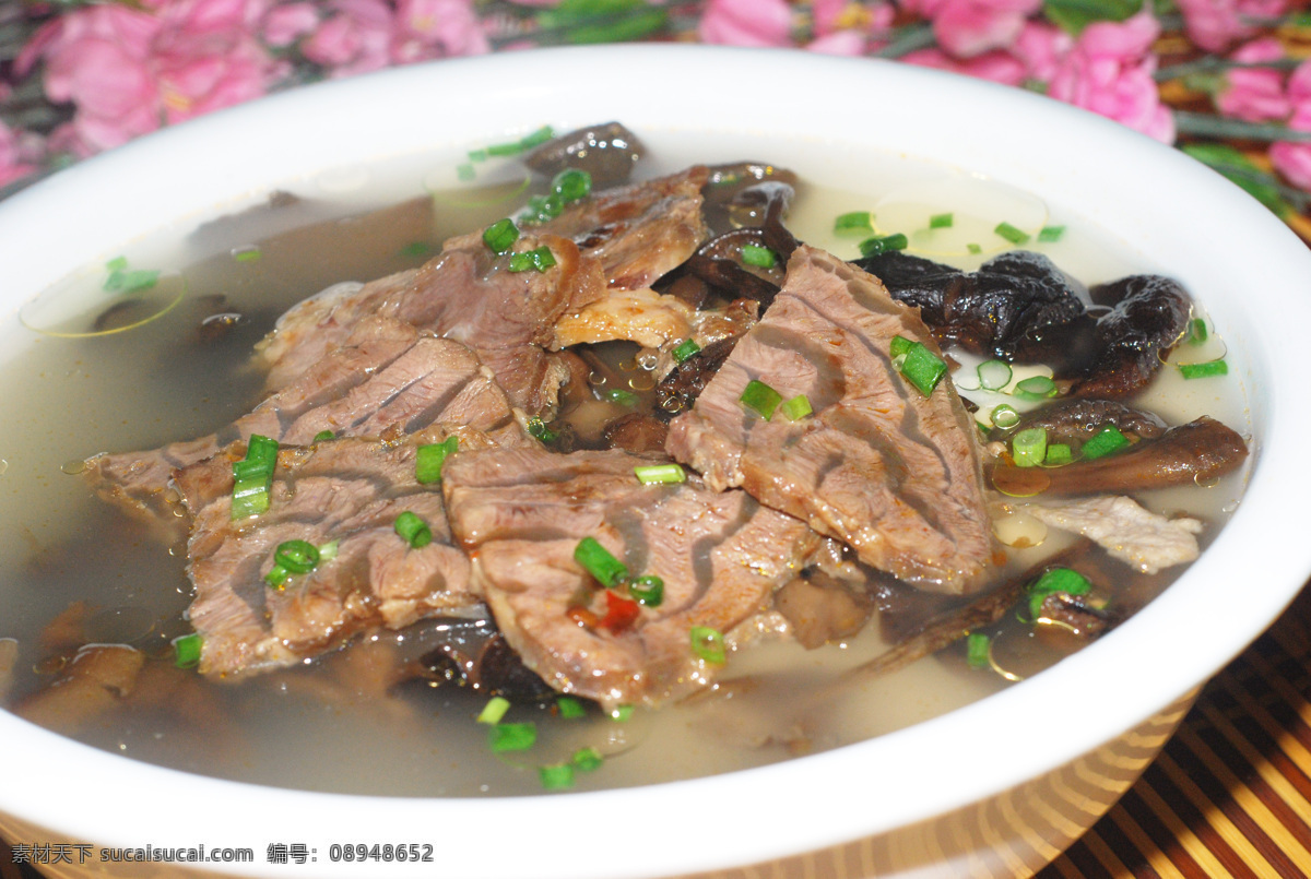 野 蘑菇 牛肉 汤 传统美食 餐饮美食