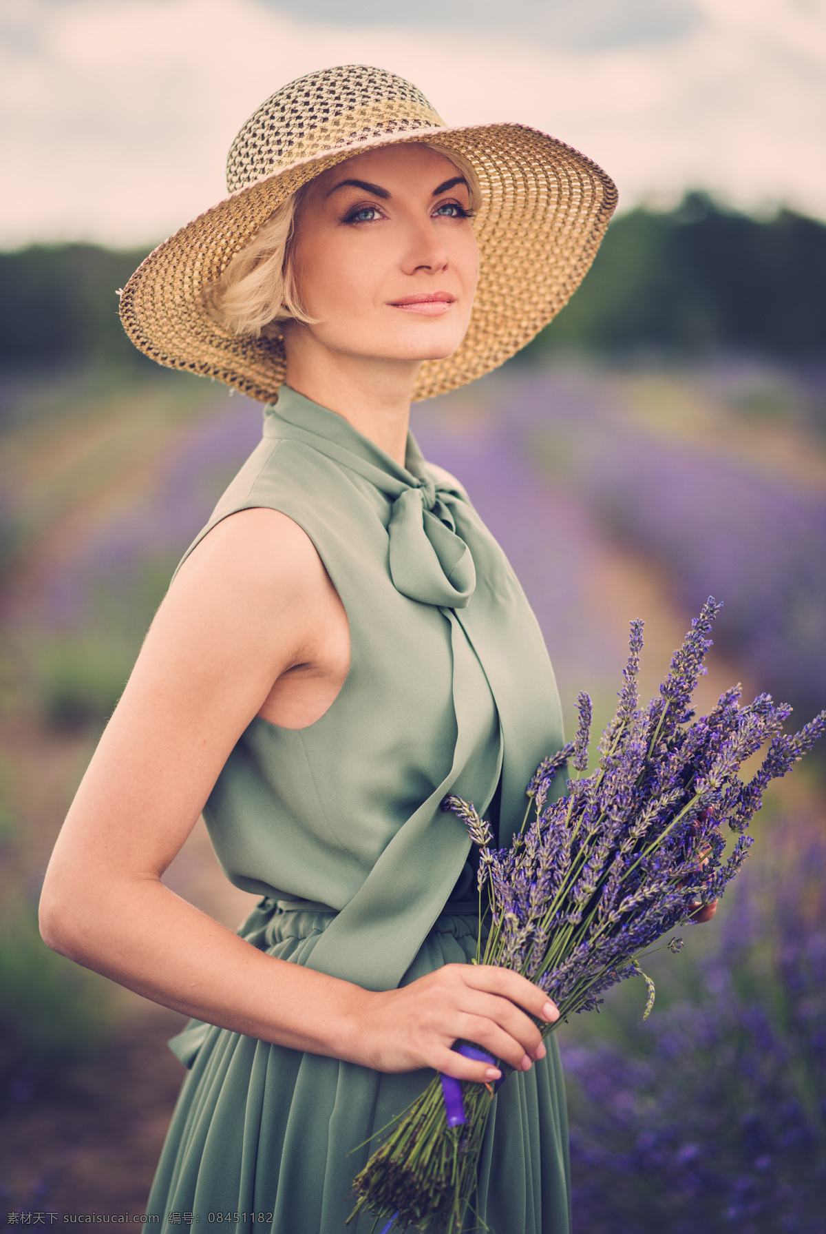 薰衣草 女人 外国女人 鲜花 花朵 美女图片 人物图片