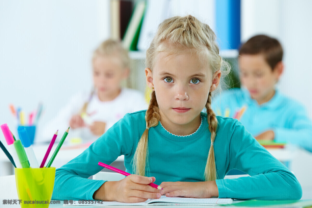 课 听课 学生 小男孩 小女孩 小学生 小朋友 快乐儿童 儿童幼儿 儿童摄影 儿童图片 人物图片