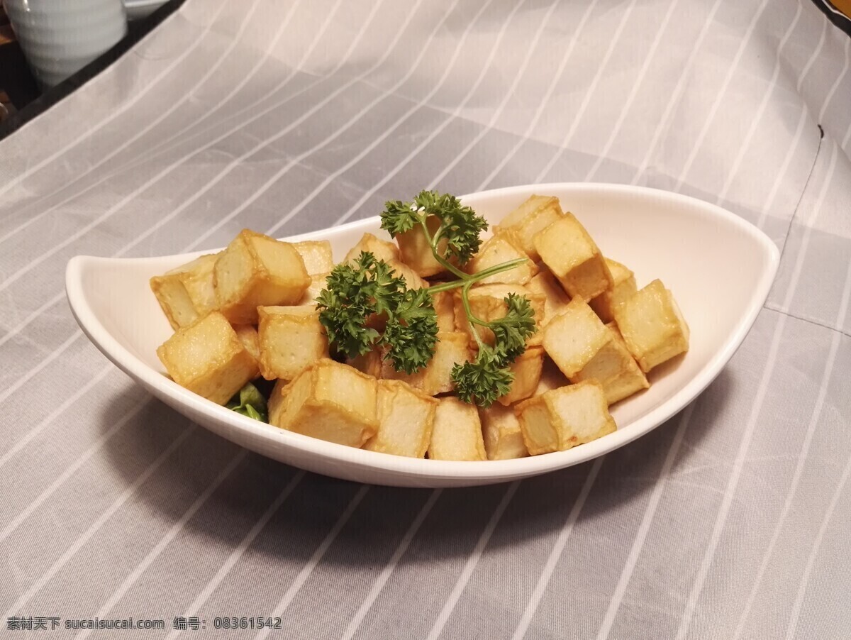 鱼豆腐 火锅 火锅菜品 火锅涮菜 火锅配菜 荤菜 食材 吃火锅 餐饮美食 食物原料 传统美食