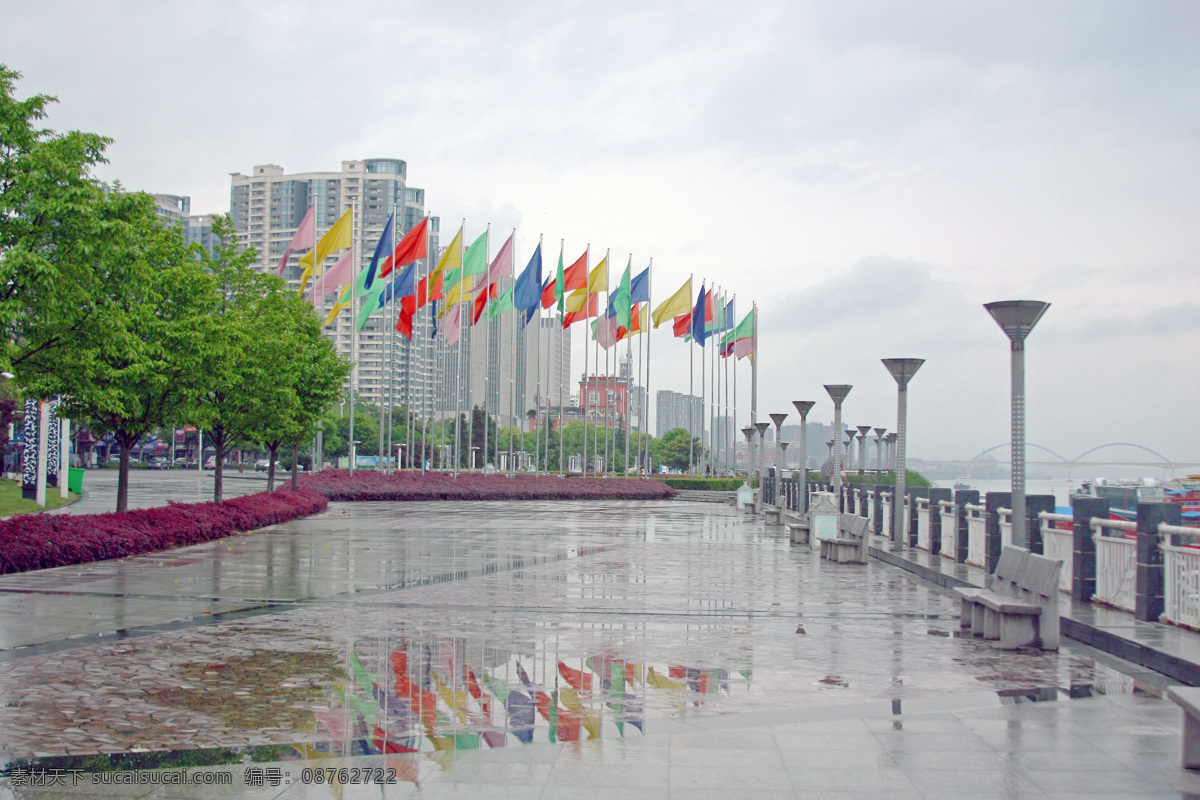彩旗 长江 倒影 公园 建筑景观 景观 景观灯 宜昌和平公园 和平公园 宜昌城区 宜昌公园 宜昌 宜昌市 雨季宜昌 三峡宜昌 长阳 津洋口 王家棚 宜昌景观摄影 自然景观 家居装饰素材 灯饰素材