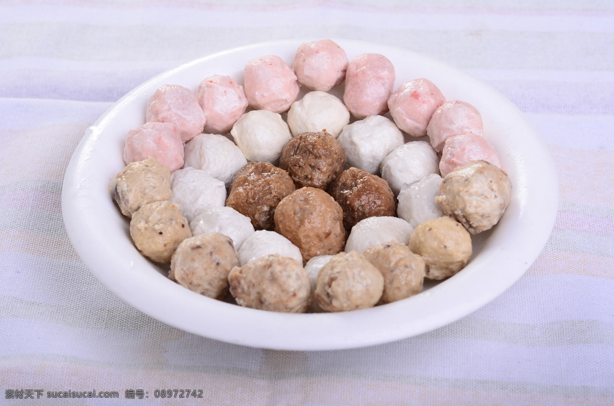 丸类拼盘 丸子 香菇贡丸 撒尿牛丸 虾丸 拼盘 涮菜 火锅 火锅菜 传统美食 餐饮美食