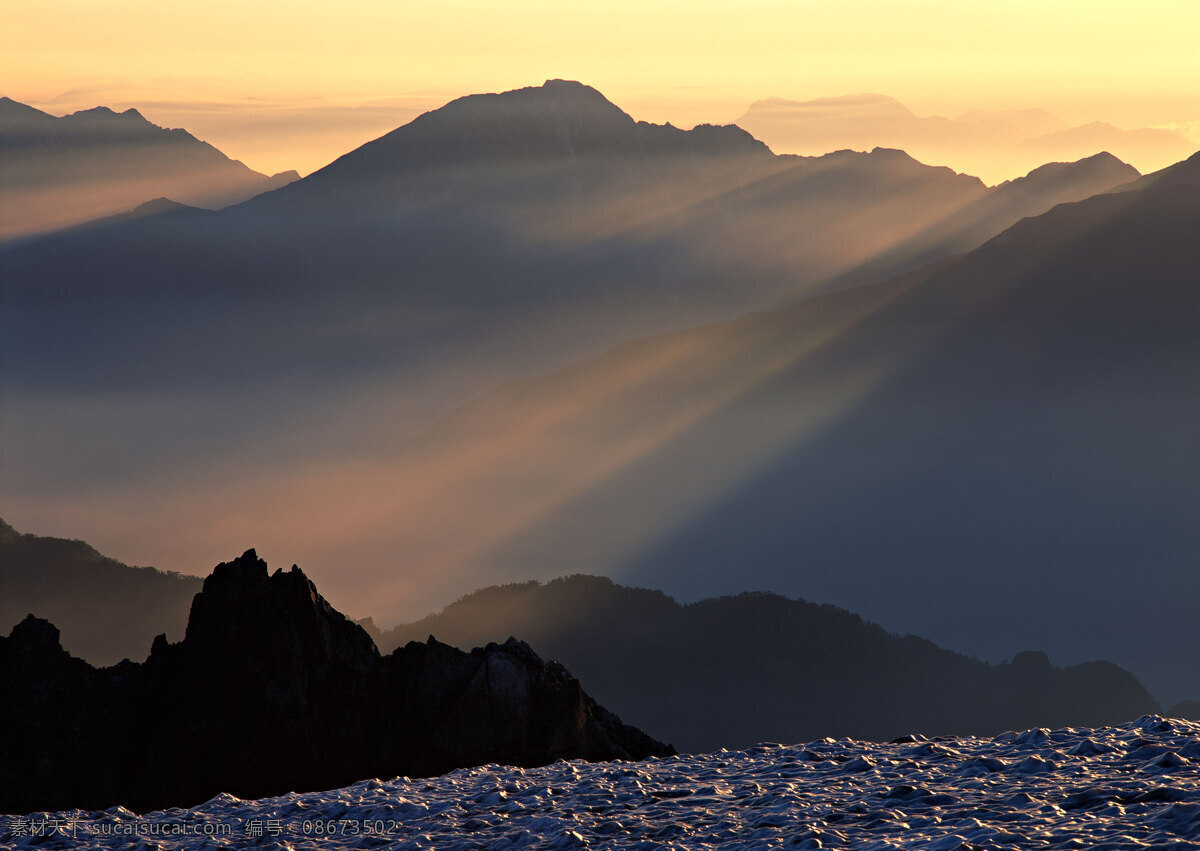 山峰清晨美景 美丽风景 自然风景 风景摄影 大自然 美景 景色 山水风景 高山 山峰 清晨 朝霞 自然景观 黑色