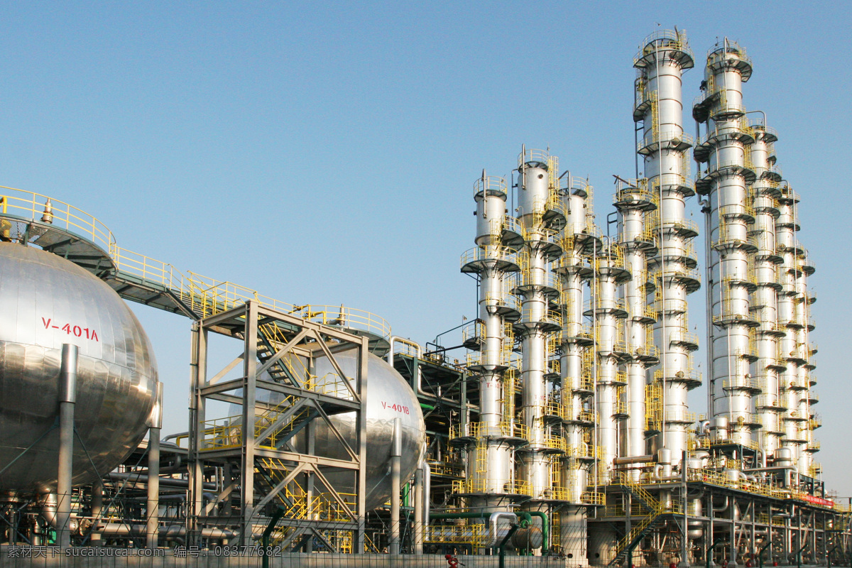 装置图 炼油厂 装置 炼油装置 工厂设备图 工业生产 现代科技