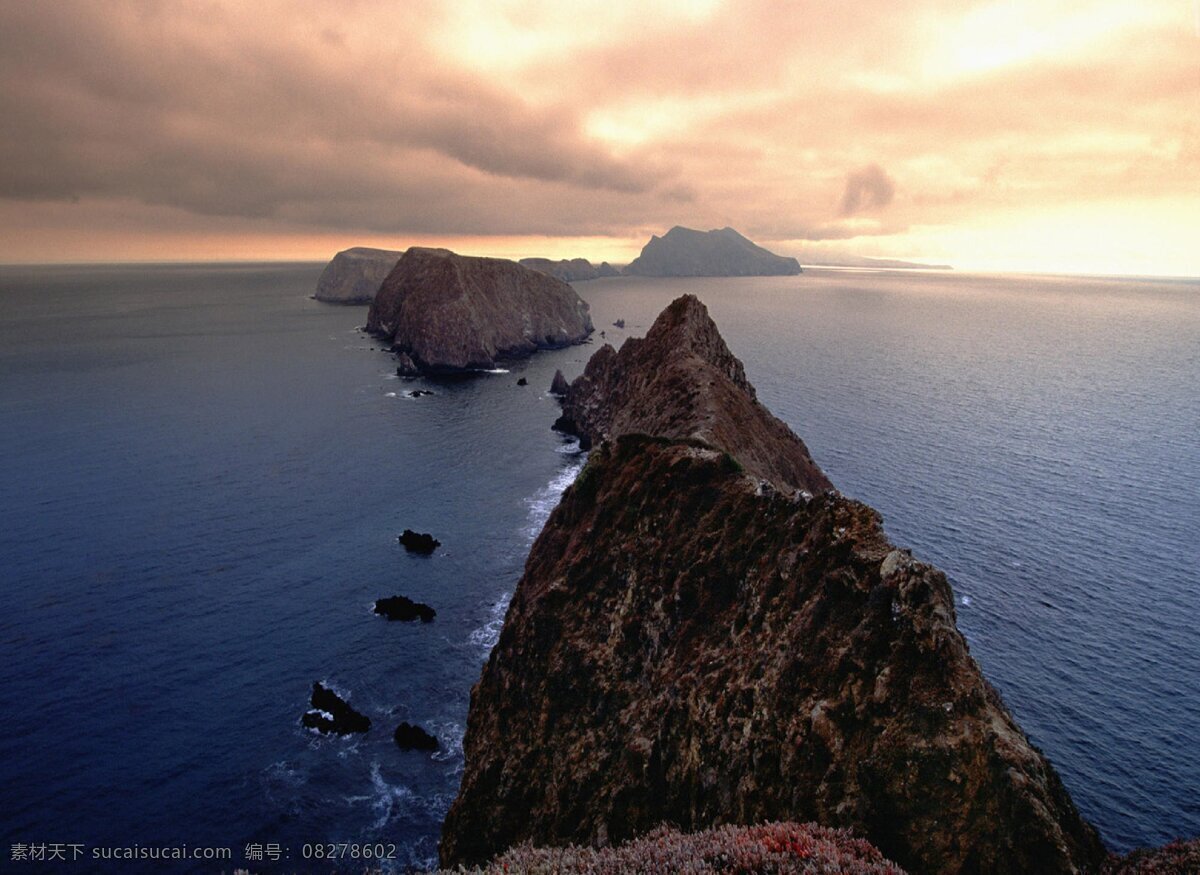 自然美景 自然景观 自然 景观 风景 景象 蓝天绿草 翠绿的山 美景 山谷 松树 林子 树林 自然风景 拍摄 小溪 河水 江湖 蓝天 白云 岩石 木板 青山 碧水 青山碧水 美景美物 景观景物 海上落日 西北落日风景 海边落日 海岸落日 夕阳晚霞 海上落日余晖 山水风景