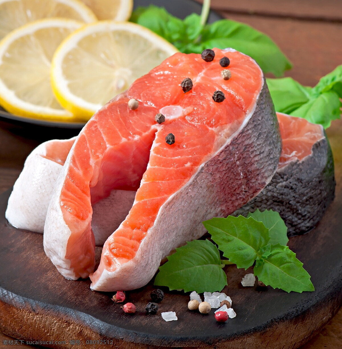 生鱼片料理 料理 生鲜 生鲜料理 生鱼片 海鲜 海产品 食材 生鱼 鱼片 鱼肉 肉食 肉类 柠檬 柠檬片 切片 水果片 薄荷叶 薄荷 佐料 胡椒粒 美食 食物 食品 餐饮 海鲜美食 餐饮美食