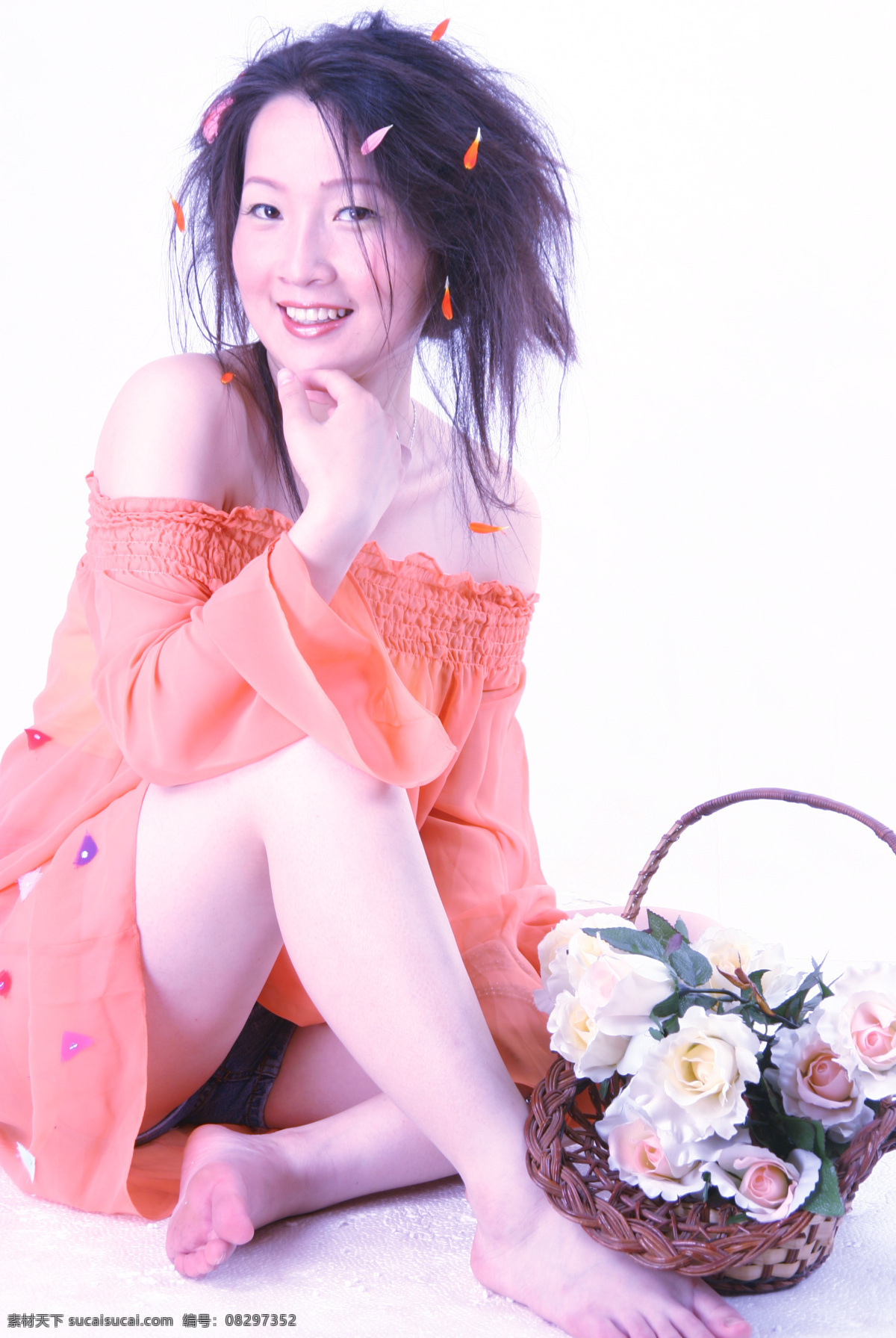 美女写真 白腿 曲腿 可爱 妩媚 撩人 风骚 丰满 成熟 欲女 玉女 青春 青纯 亮丽 美丽 美少女 纯洁 纯真 性感 美脚 美足 玉足 女性女人 人物图库